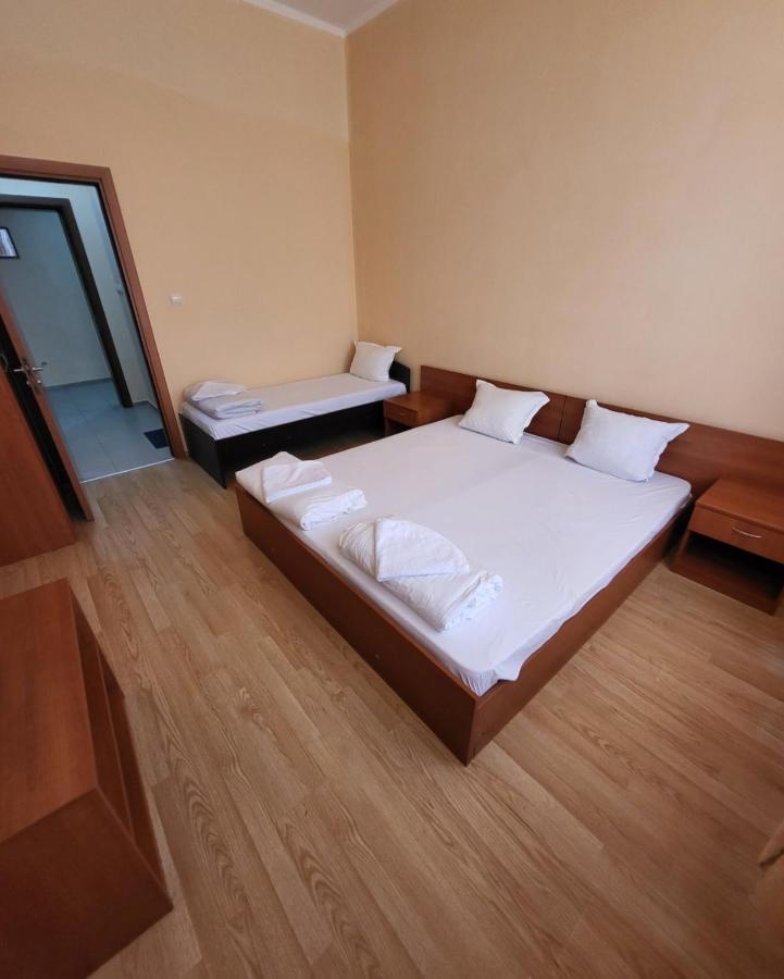 Provans famili hotel Letnitsa Esterno foto