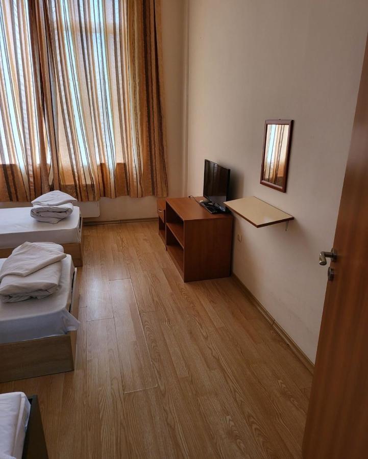 Provans famili hotel Letnitsa Esterno foto