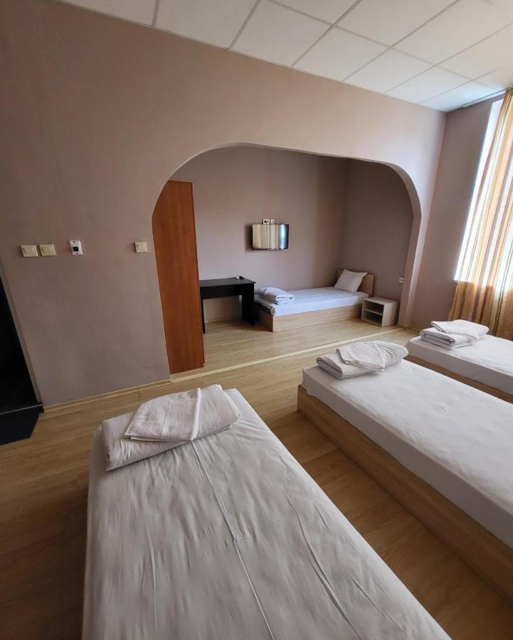 Provans famili hotel Letnitsa Esterno foto