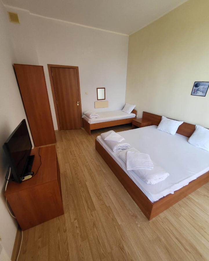 Provans famili hotel Letnitsa Esterno foto