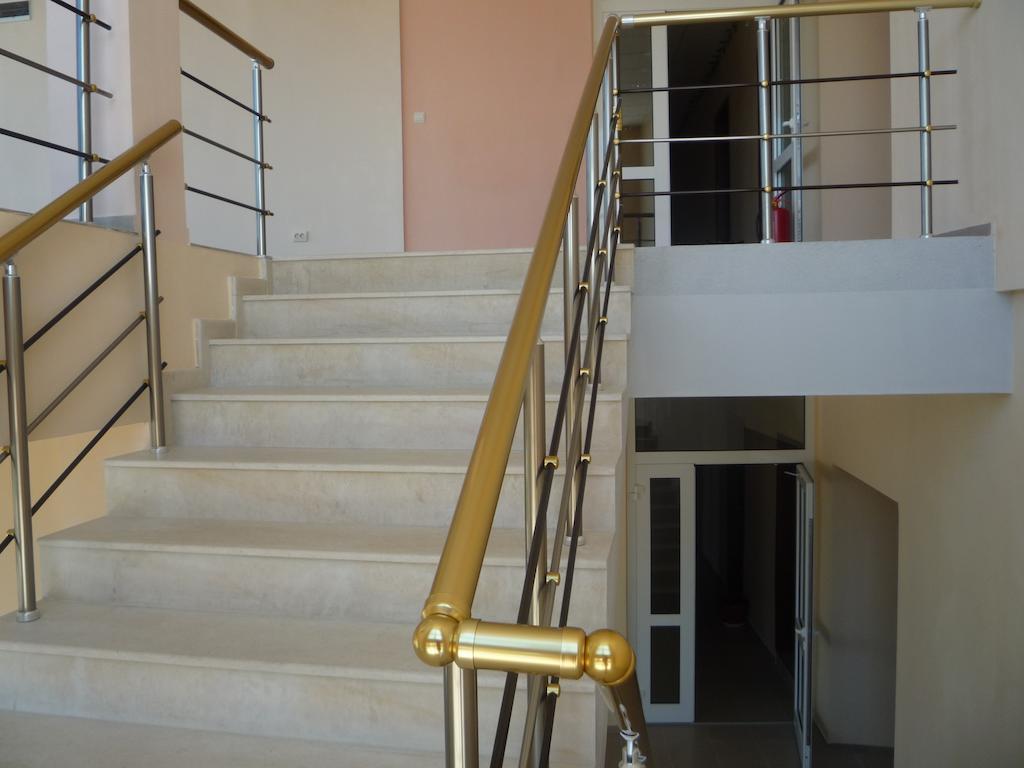 Provans famili hotel Letnitsa Esterno foto