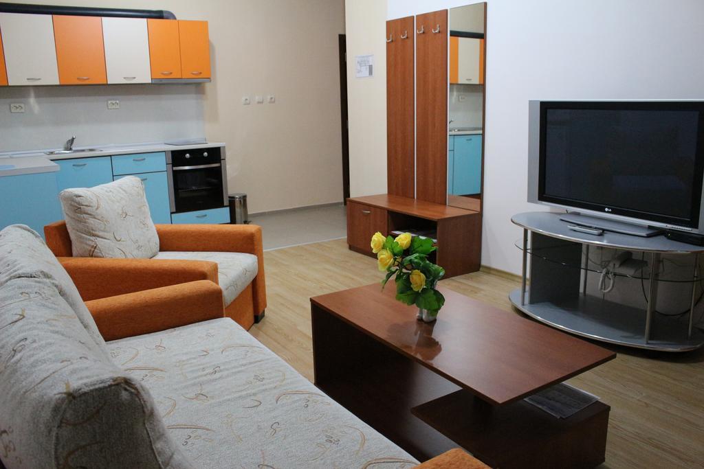 Provans famili hotel Letnitsa Esterno foto